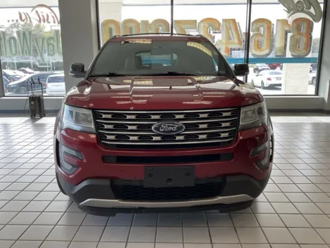 Photos of 2017 Ford Explorer XLT for sale in Kansas City, MO at Jay Wolfe Auto Outlet