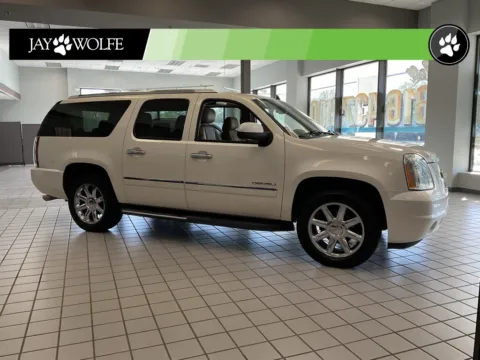 White 2013 GMC Yukon XL Denali for sale in Kansas City, MO