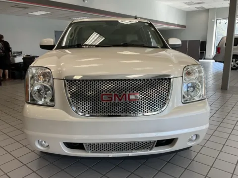 Photos of 2013 GMC Yukon XL Denali for sale in Kansas City, MO at Jay Wolfe Auto Outlet