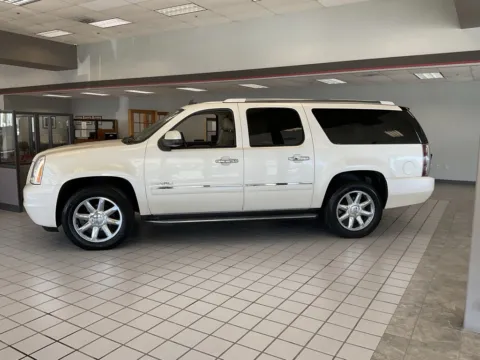 More photos of 2013 GMC Yukon XL Denali at Jay Wolfe Auto Outlet, MO