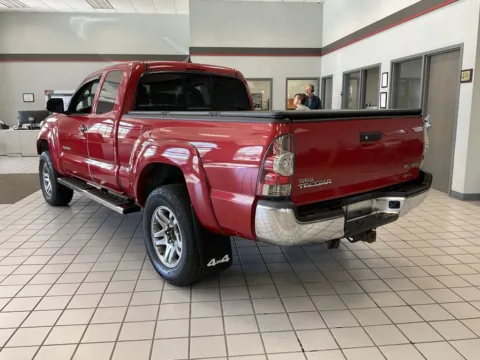 More photos of 2015 Toyota Tacoma at Jay Wolfe Auto Outlet, MO