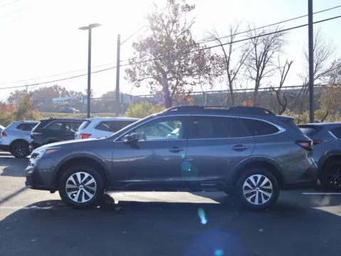 More photos of 2022 Subaru Outback Premium at Jay Wolfe Honda, MO