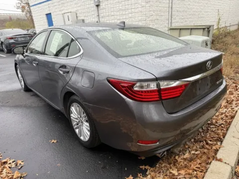 More photos of 2015 Lexus ES 350 at Jay Wolfe Honda, MO