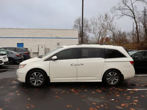 More photos of 2016 Honda Odyssey Touring Elite at Jay Wolfe Honda, MO