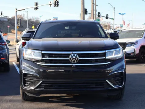 Photos of 2022 Volkswagen Atlas Cross Sport 3.6L V6 SEL Premium R-Line for sale in Kansas City, MO at Jay Wolfe Honda