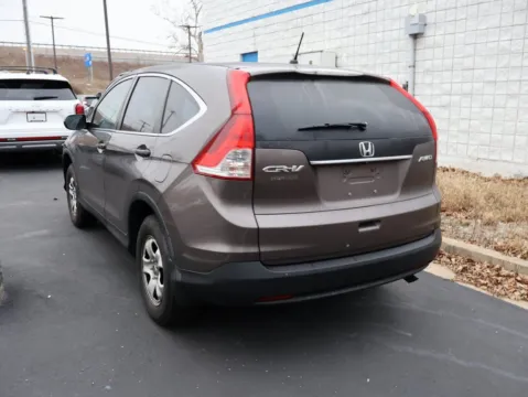 More photos of 2014 Honda CR-V LX at Jay Wolfe Honda, MO