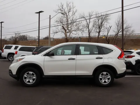 More photos of 2014 Honda CR-V LX at Jay Wolfe Honda, MO