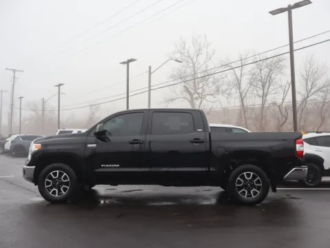 More photos of 2017 Toyota Tundra SR5 at Jay Wolfe Honda, MO
