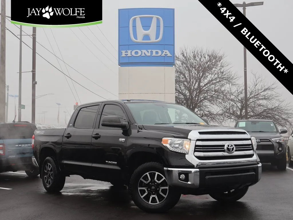 Black 2017 Toyota Tundra SR5 for sale in Kansas City, MO