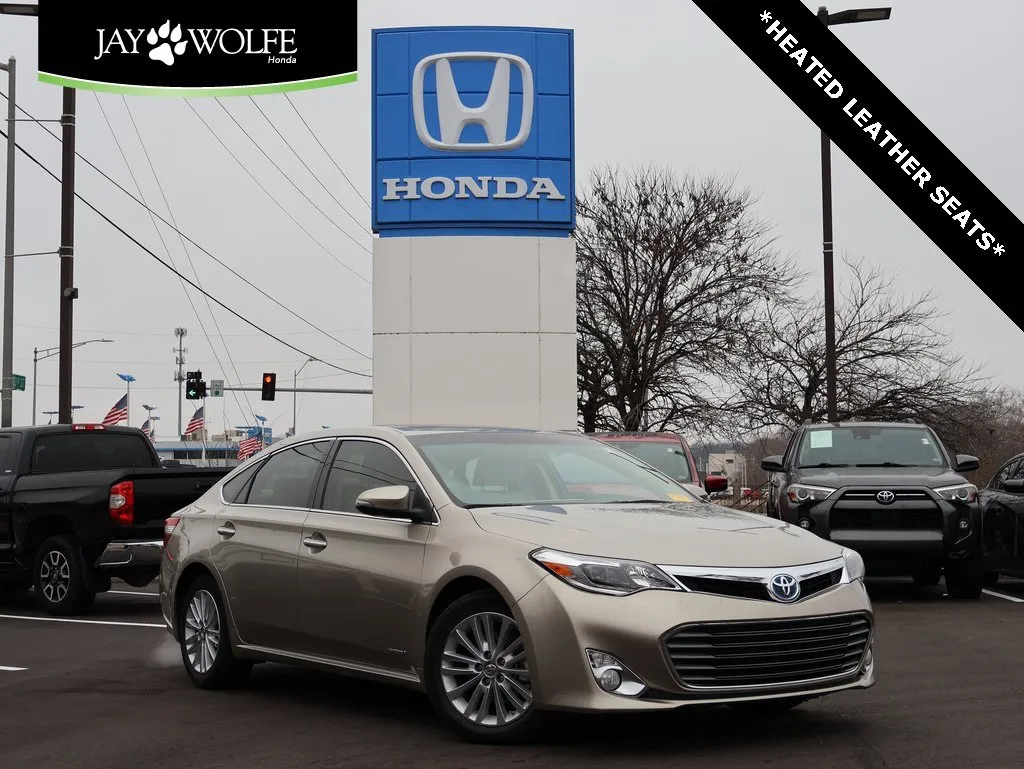 Beige 2013 Toyota Avalon Hybrid Limited for sale in Kansas City, MO