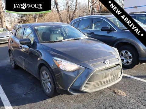 Gray 2017 Toyota Yaris iA for sale in Kansas City, MO