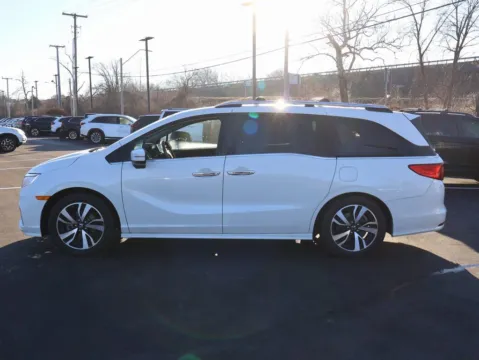 Photos of 2019 Honda Odyssey Elite for sale in Kansas City, MO at Jay Wolfe Honda