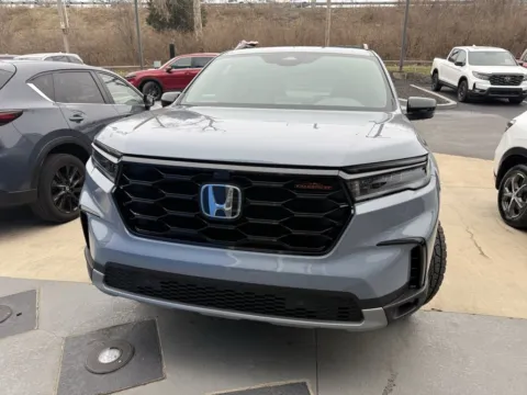 Photos of 2025 Honda Pilot TrailSport for sale in Kansas City, MO at Jay Wolfe Honda