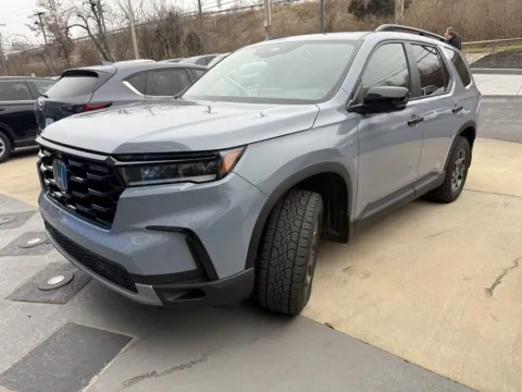 Another view of 2025 Honda Pilot TrailSport for sale in Kansas City, MO at Jay Wolfe Honda
