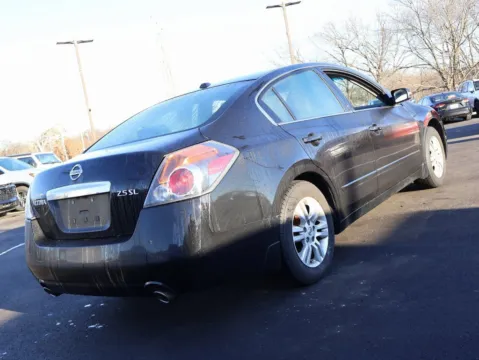 More photos of 2012 Nissan Altima 2.5 SL at Jay Wolfe Honda, MO