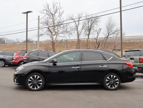 More photos of 2017 Nissan Sentra SR at Jay Wolfe Honda, MO
