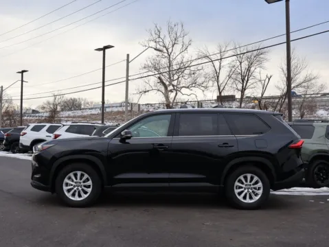 More photos of 2024 Toyota Grand Highlander XLE at Jay Wolfe Honda, MO