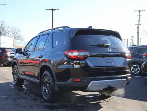More photos of 2025 Honda Pilot TrailSport at Jay Wolfe Honda, MO