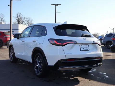 More photos of 2023 Honda HR-V EX-L at Jay Wolfe Honda, MO