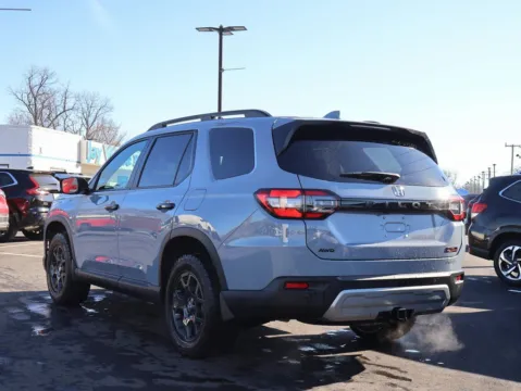 More photos of 2025 Honda Pilot TrailSport at Jay Wolfe Honda, MO