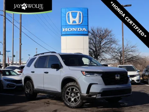 Gray 2025 Honda Pilot TrailSport for sale in Kansas City, MO