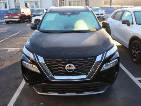 Photos of 2023 Nissan Rogue SL for sale in Kansas City, MO at Jay Wolfe Honda