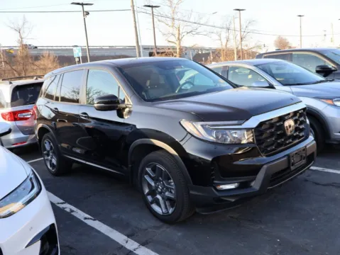 More photos of 2023 Honda Passport EX-L at Jay Wolfe Honda, MO