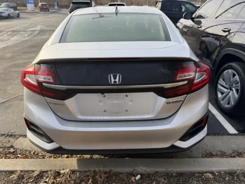 More photos of 2018 Honda Clarity Plug-In Hybrid at Jay Wolfe Honda, MO
