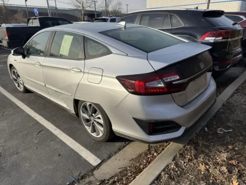 More photos of 2018 Honda Clarity Plug-In Hybrid at Jay Wolfe Honda, MO