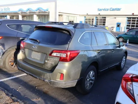 More photos of 2016 Subaru Outback 2.5i Premium at Jay Wolfe Honda, MO