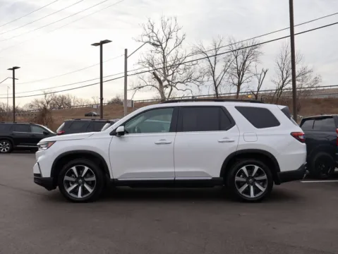 More photos of 2025 Honda Pilot Elite at Jay Wolfe Honda, MO