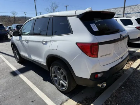 More photos of 2023 Honda Passport EX-L at Jay Wolfe Honda, MO