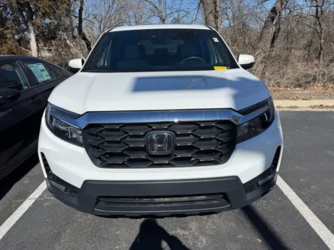 Photos of 2023 Honda Passport EX-L for sale in Kansas City, MO at Jay Wolfe Honda