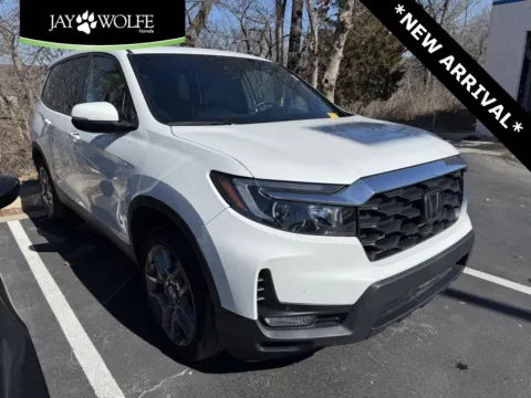 White 2023 Honda Passport EX-L for sale in Kansas City, MO
