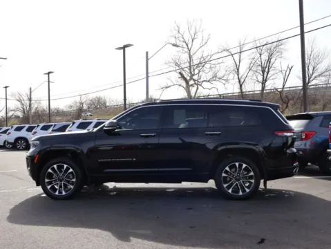More photos of 2023 Jeep Grand Cherokee L Overland at Jay Wolfe Honda, MO