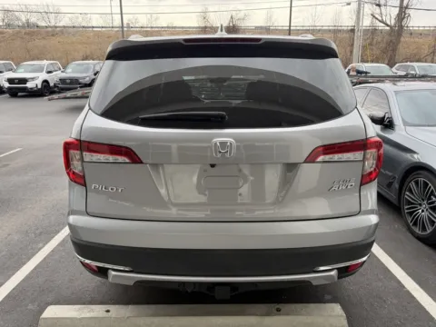 More photos of 2022 Honda Pilot Elite at Jay Wolfe Honda, MO