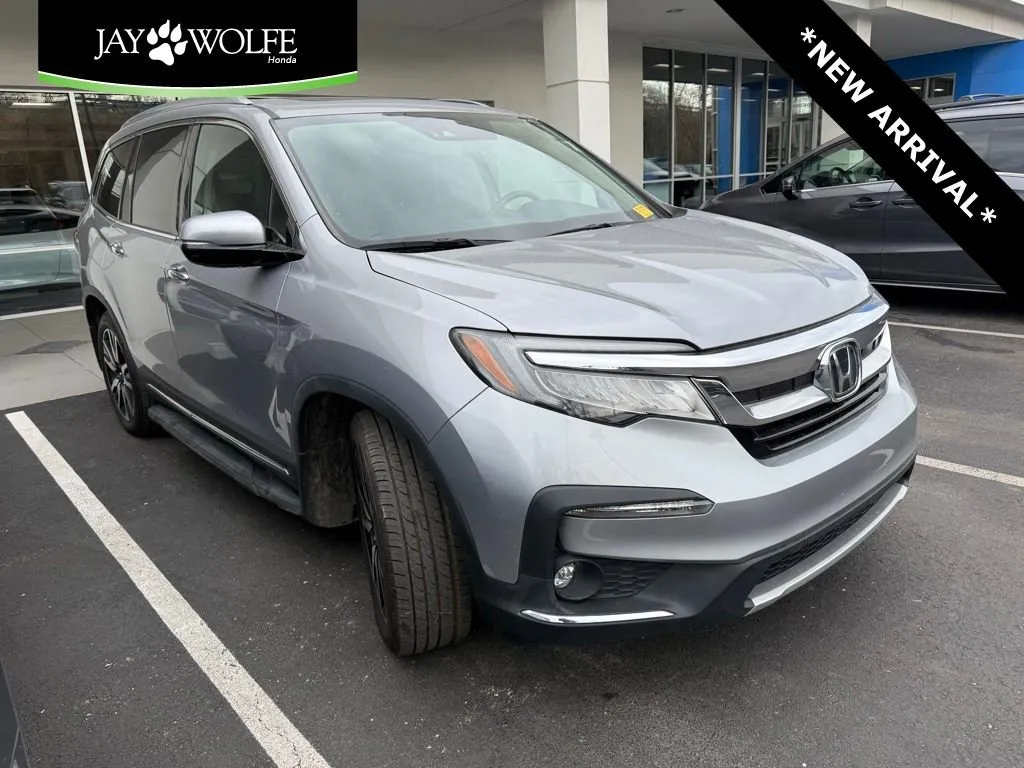 Silver 2022 Honda Pilot Elite for sale in Kansas City, MO
