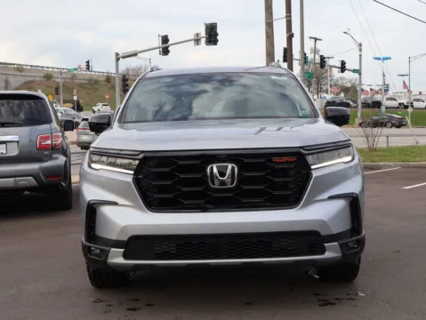 Photos of 2025 Honda Pilot TrailSport for sale in Kansas City, MO at Jay Wolfe Honda