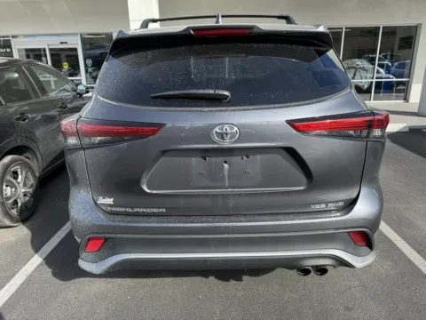 More photos of 2021 Toyota Highlander XSE at Jay Wolfe Honda, MO