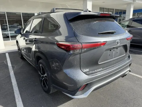 More photos of 2021 Toyota Highlander XSE at Jay Wolfe Honda, MO