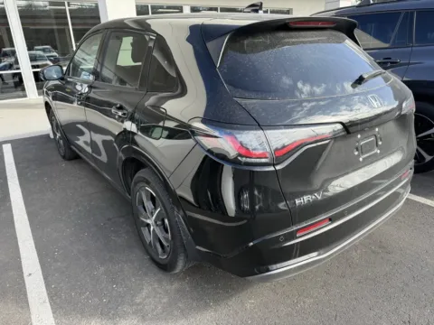 More photos of 2023 Honda HR-V EX-L at Jay Wolfe Honda, MO