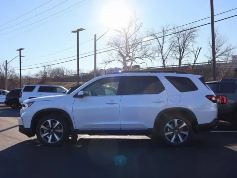 More photos of 2025 Honda Pilot Elite at Jay Wolfe Honda, MO