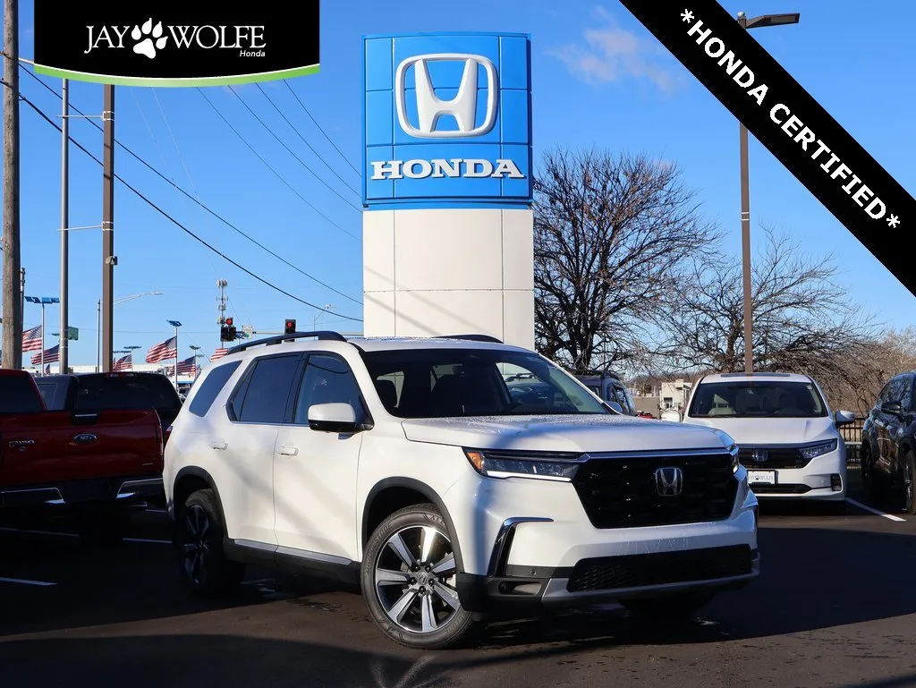 White 2025 Honda Pilot Elite for sale in Kansas City, MO