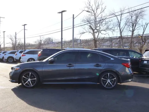 More photos of 2022 Honda Civic Sedan Touring at Jay Wolfe Honda, MO
