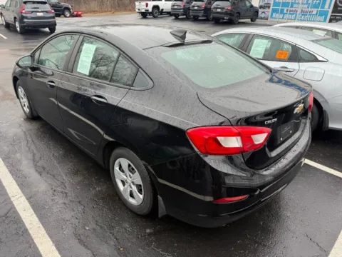 More photos of 2016 Chevrolet Cruze LS at Jay Wolfe Honda, MO