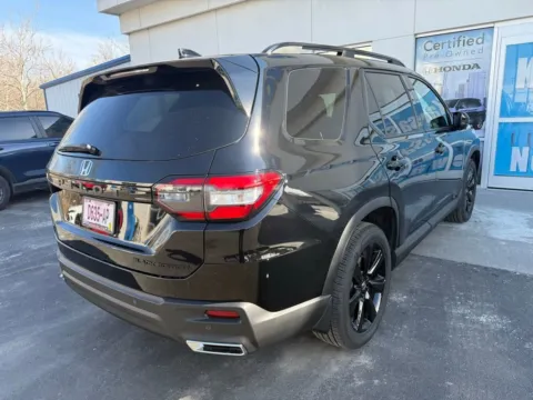 More photos of 2025 Honda Pilot Black Edition at Jay Wolfe Honda, MO