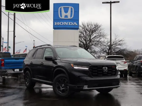Black 2025 Honda Pilot TrailSport for sale in Kansas City, MO