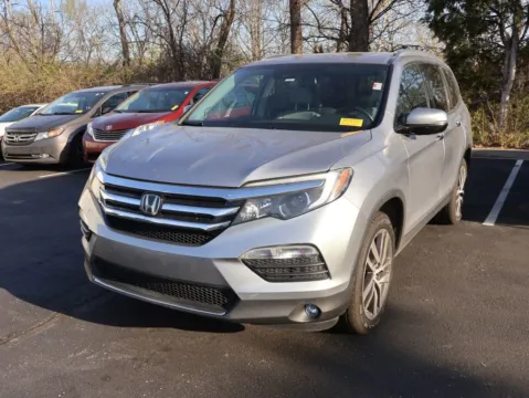 Another view of 2017 Honda Pilot Touring for sale in Kansas City, MO at Jay Wolfe Honda