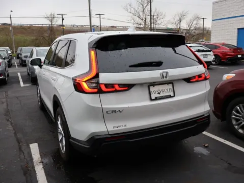 More photos of 2023 Honda CR-V EX-L at Jay Wolfe Honda, MO