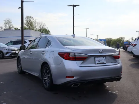 More photos of 2018 Lexus ES 350 at Jay Wolfe Honda, MO